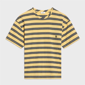 好配色がくつろいだムードへといざなう、セリーヌのTシャツ。