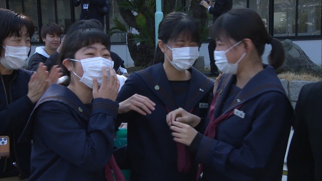 「うれしいしかない」香川県の公立高校で一般入試の合格発表　受験生らから喜びの声