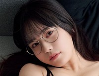 東雲うみ「週刊SPA! 」(扶桑社)8月19日号より＝撮影／土山大輔（TRON） ヘアメイク／塩田結香（JULLY） スタイリング／川上舞乃