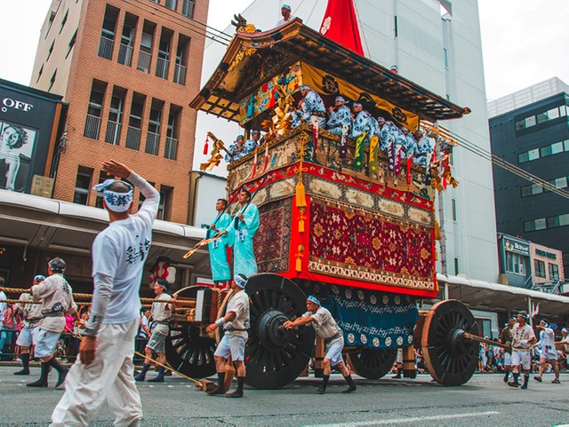 文化財や文化遺産としての都市祭礼。「地方創生」「見せる祭り」として