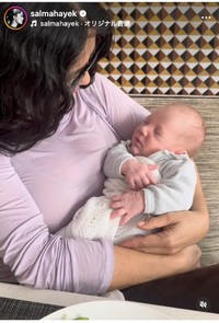 サルマ・ハエックのインスタグラム＠salmahayekより