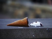 「何者かになりたい」からの脱却。公共劇場に足を運んでみてほしい