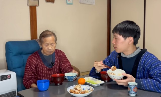 きのえさんが後悔している出来事について話す2人／投稿主さん提供