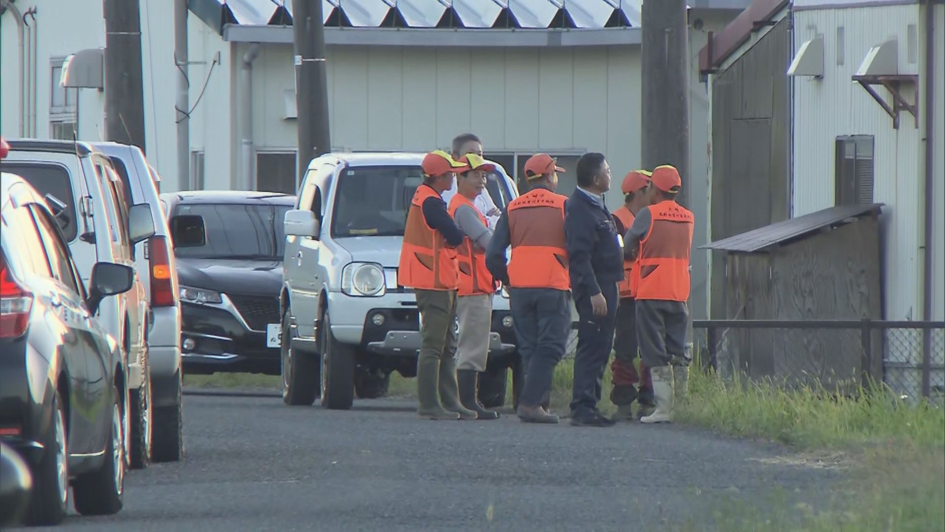 住宅街にクマ３頭が出没　爆竹で追い払う　宮城・加美町