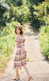 沢口愛華さん（撮影／土山大輔（TRON）　ヘアメイク／加藤志穂　スタイリング／柾木愛乃）