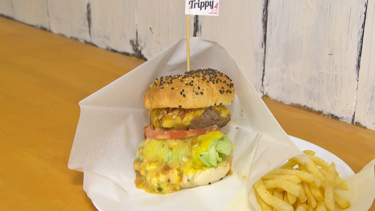 岡山・津山市に「そずり肉バーガー」店がオープン！ コロナ禍の苦境の