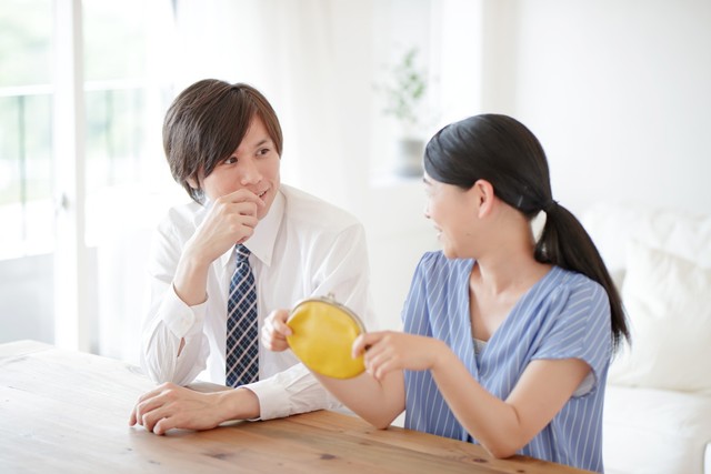 同棲カップルの生活費の分担は「完全折半派（50:50）」が最多　※画像はイメージです（naka/stock.adobe.com）
