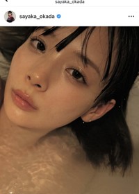 「岡田紗佳写真集 嶺上開花 Another Edition」より＝岡田紗佳のインスタグラム（@sayaka_okada）より