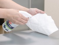 綺麗になったコンロ周りの壁にはコーティングスプレーをかけておくことで、次回のそうじが楽チンに！