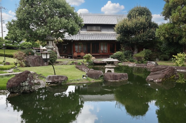 敷地面積500坪・築120年の庭とお屋敷