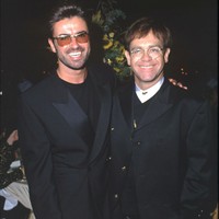 ジョージ・マイケルさん（左）とエルトン・ジョン