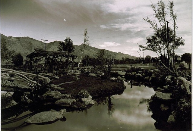 写真　Ansel Adams「第二次世界大戦中のマンザナー強制収容所」 写真 Ansel Adams「第二次世界大戦中のマンザナー強制収容所