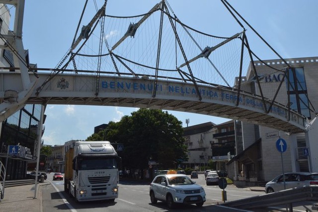 サンマリノとイタリアの国境