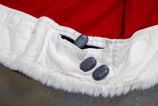 重りを入れるポケットを自作するアイデアは歴史あるサンタダイバーからのFBによるもの