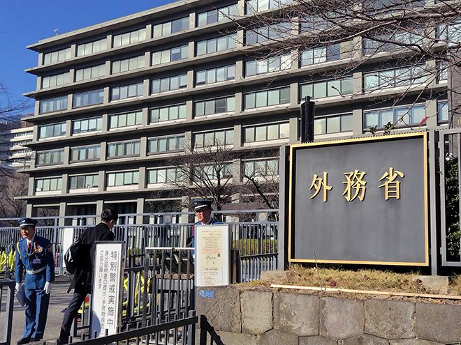 Japan continues Middle East evacuations, assisting South Korea