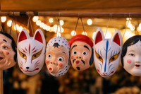 露店に並ぶお面　※画像はイメージです（LOUNA Studio／stock.adobe.com）