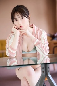 水瀬さららさんのデジタル限定写真集『全方位無敵彼女』