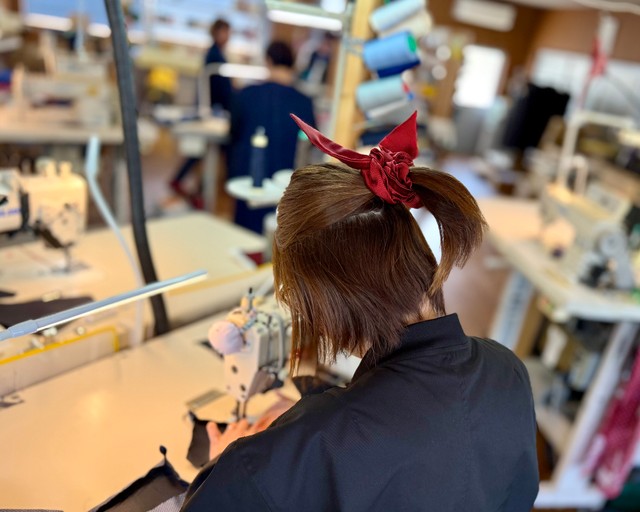 「ずり落ちないか？」実際つけて、使用感を確かめる