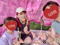 パパ、鮎を3匹頑張ってつかみ取りしました／りささん（@hii604）提供