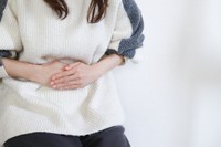 赤飯を炊かれて恥ずかしかったという声も（photoACより「webbiz」さん撮影、イメージ画像）