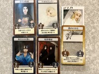 手持ちのチェキにカバーをかぶせカードゲーム化