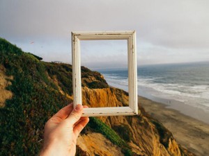 生活感に溢れる家の中。書類に書かれていたのは見知らぬ婚約者の名前
