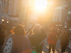 現代詩の扉　世界の見え方変える、言葉の躍動　佐峰存