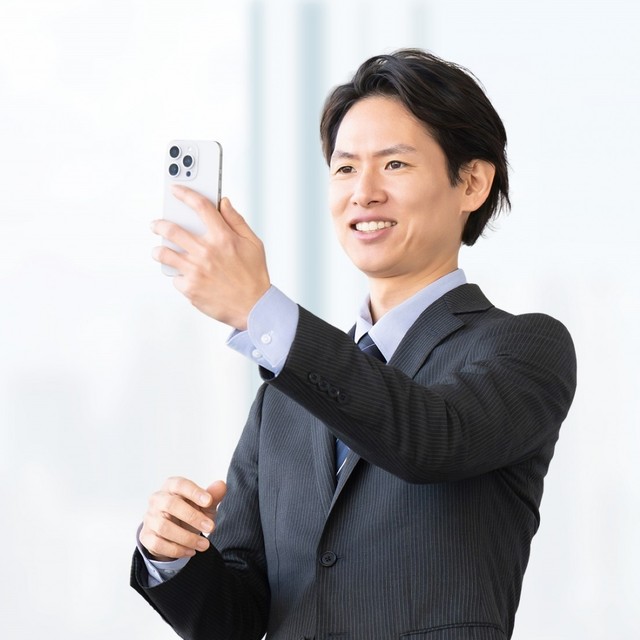 名刺交換と一緒に写真撮影ってNG？　※画像はイメージです（とりすたー/photoAC）