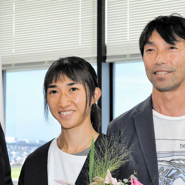 田中希実選手と父親の田中健智コーチ＝2023年