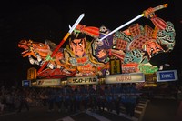 まるでねぶた祭みたいな掛け声？青森駅前でも目撃された感動の光景とは（青森県観光情報サイト）