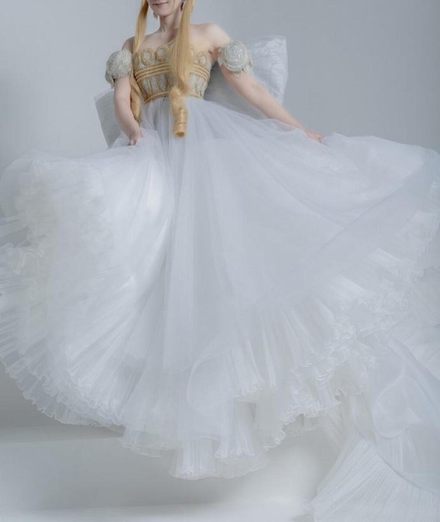 1着で130リットルのスーツケースを埋めるドレス/サリエさん（@hummel827）提供