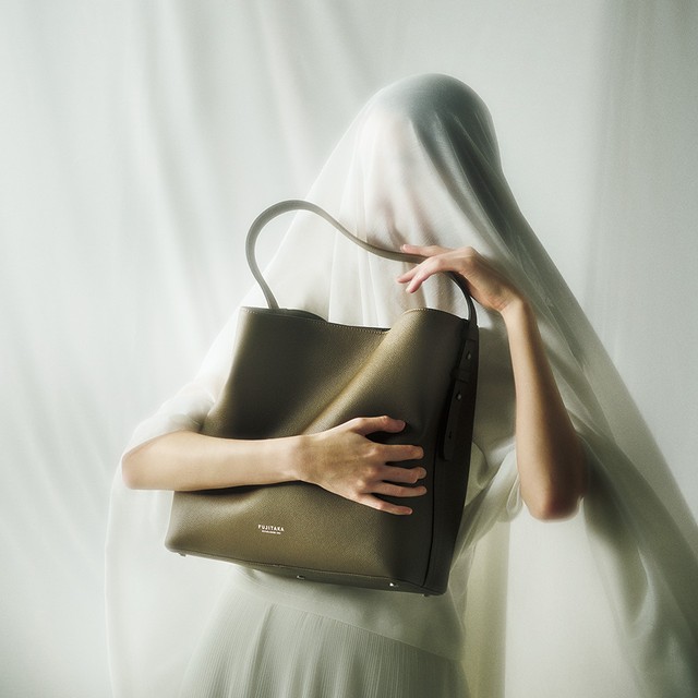 【素材感でバッグを選ぶ。】<br>Leather<br>FUJITAKA