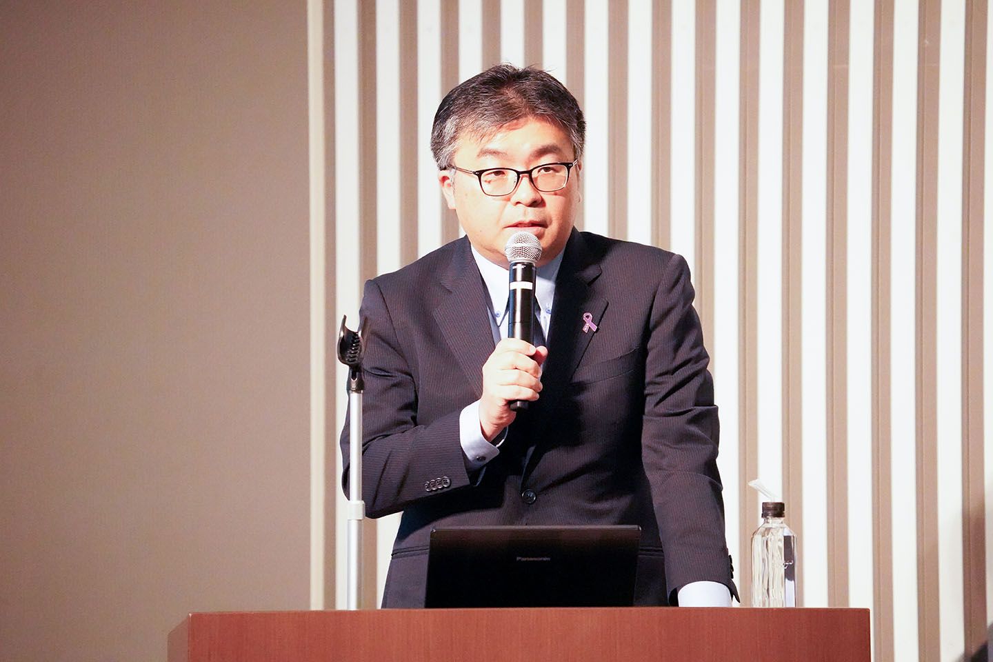 写真：兵庫県立がんセンター 研究部長兼ゲノム医療・臨床試験センター次長 腫瘍内科部長（診療科長） 松本光史先生