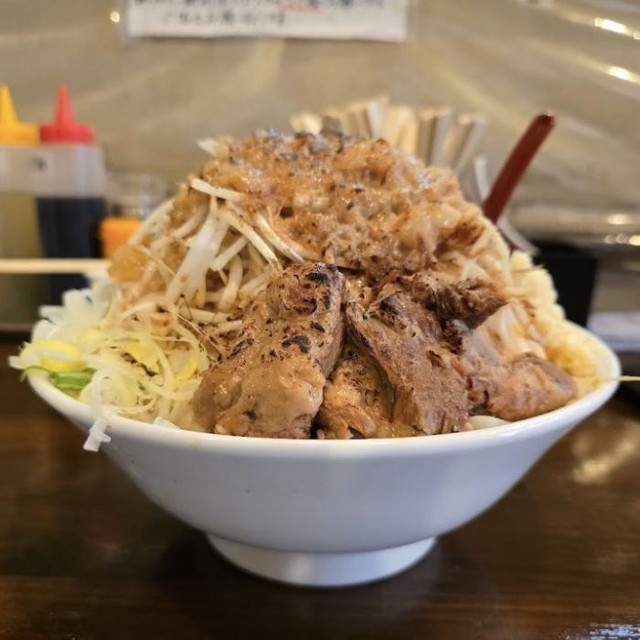 ボリューミーな一杯にファンは多い。 ※川井さん提供