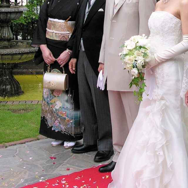 結婚式の和装は暑い！　※画像はイメージです（kakkiko/photoAC）