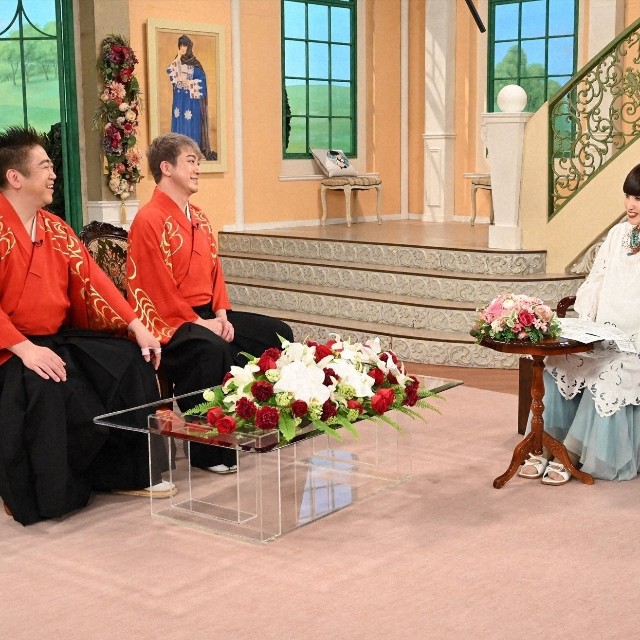 「徹子の部屋」   黒柳徹子(右)、吉田健一、吉田良一郎＝テレビ朝日提供