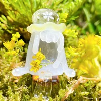 きせいポケモン・ウツロイドの色違い個体を再現（温井ガラス工房さんツイッターより）