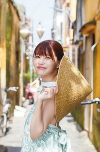 岸明日香 写真集「Trajectory」（ワニブックス）イメージカット＝撮影：榊原裕一
