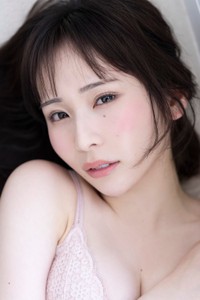 栗原舞優 写真集「カラフルまゆちゃんと、モノトーンまゆちゃん」(ワニブックス)より＝撮影・唐木貴央
