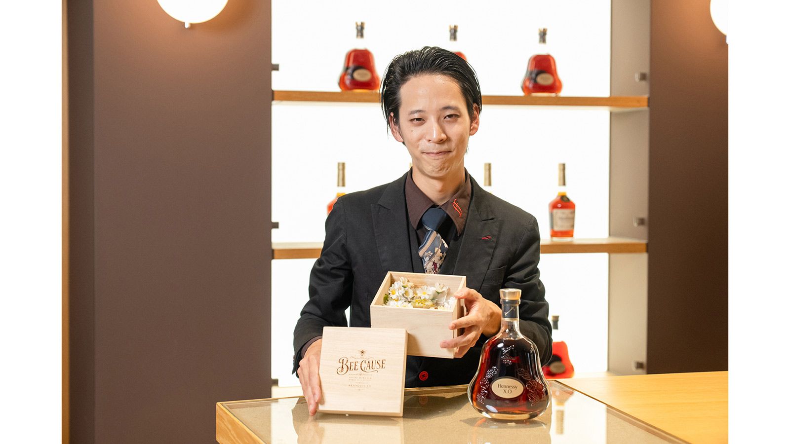 ヘネシーへの愛と敬意を、<br>甘美な一杯に託して世界へ。