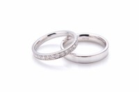 外してどこかに置いた指輪が見つからない！（PONPON/stock.adobe.com）※画像はイメージです