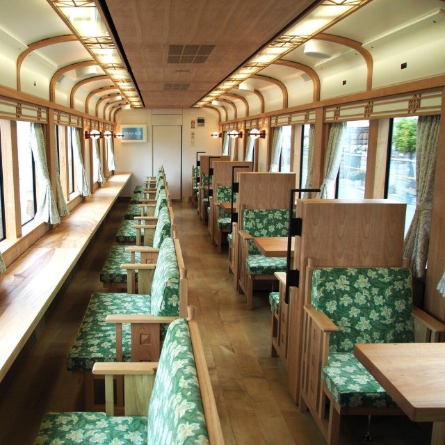 2号車は「ワイドビューシート」