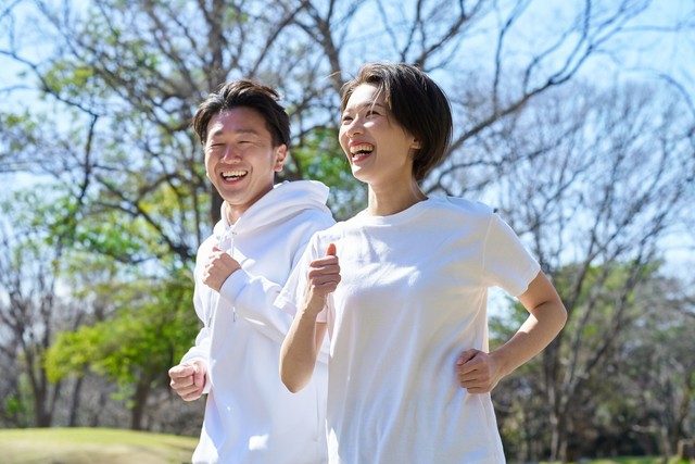 運動を継続できている人はどのような運動を行っている？　※画像はイメージです（maru54/stock.adobe.com）