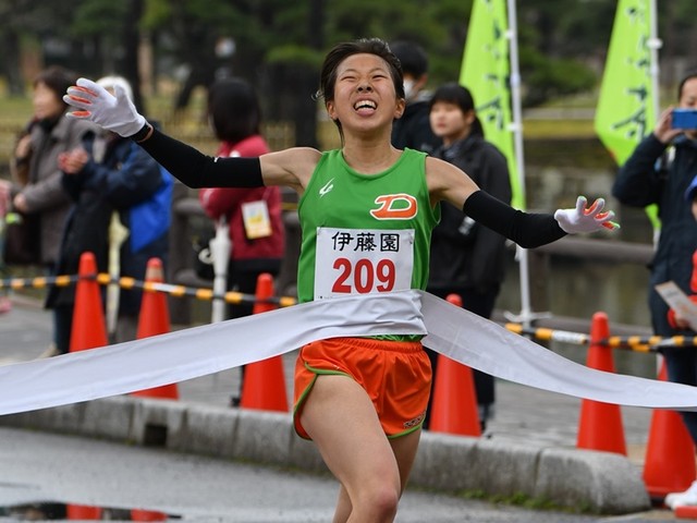 陸上・駅伝 - 学生女子ハーフは同タイムでの決着 小林成美、鈴木優花の