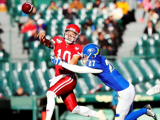 日本大学アメフト部フェニックス 試合用フッパン アメフト - 1年生QBが躍動 日本大学フェニックスが関西学院大を下して