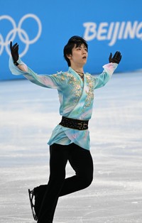 男子フリーで演技をする羽生結弦