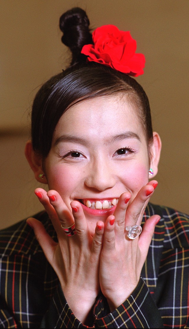 写真まとめ】シノラー語で人気集めた篠原ともえさん 俳優、デザイナー