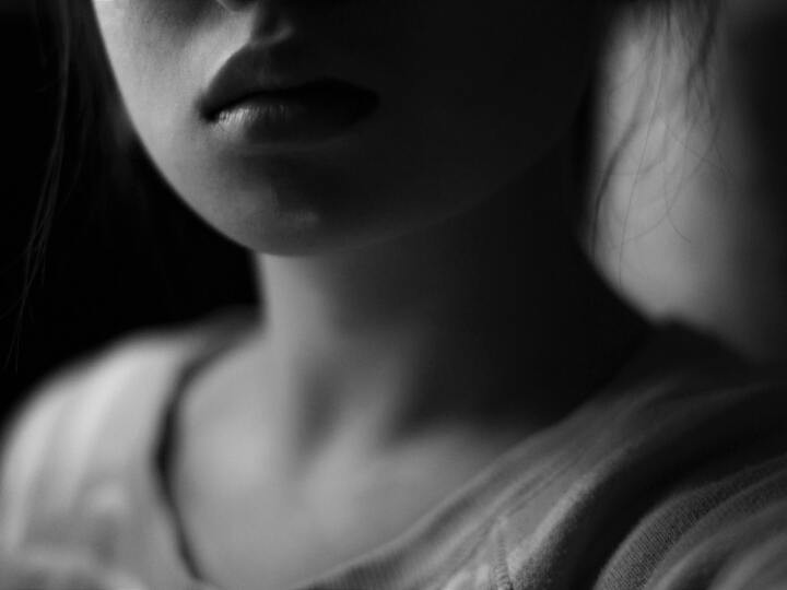 義祖母からの言葉の棘にさらされ 揺らぐ 年長者は敬うべき かがみよかがみ