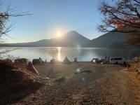 アニメ「ゆるキャン△」の聖地、本栖湖の「浩庵キャンプ場」から富士山と夜明けを撮影（提供：たびぼっち🏕車中泊＆キャンパーさん）