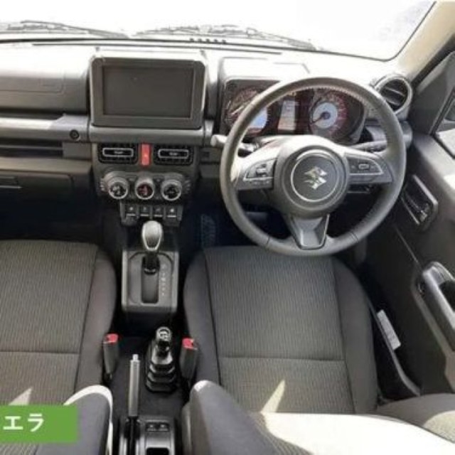 左：ジムニーノマド　右：ジムニーシエラ（提供：norico by ガリバー）